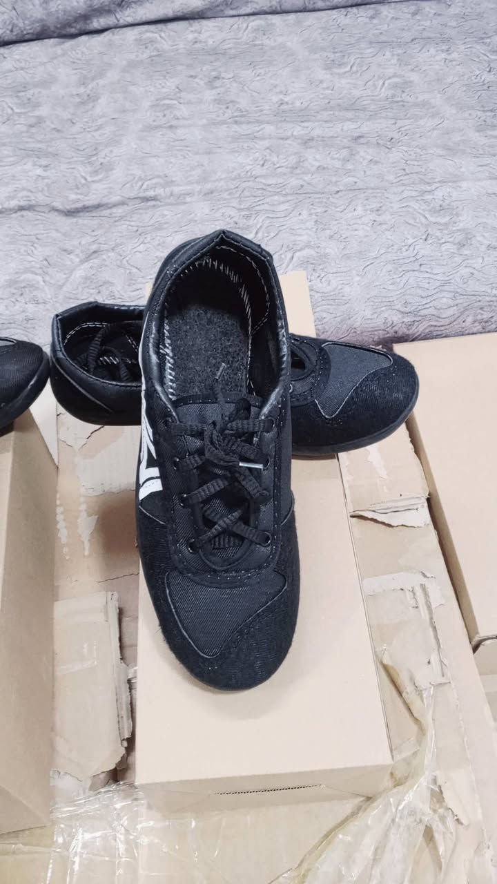 سلام عليكم
اخوان يتوفر عدنا احدا جملا ومفرد سعر الزوج 400 تالف وجملا يختلف وتوصيل مجاني داخل كركوك تصفيت مخازن رقم //***********//
