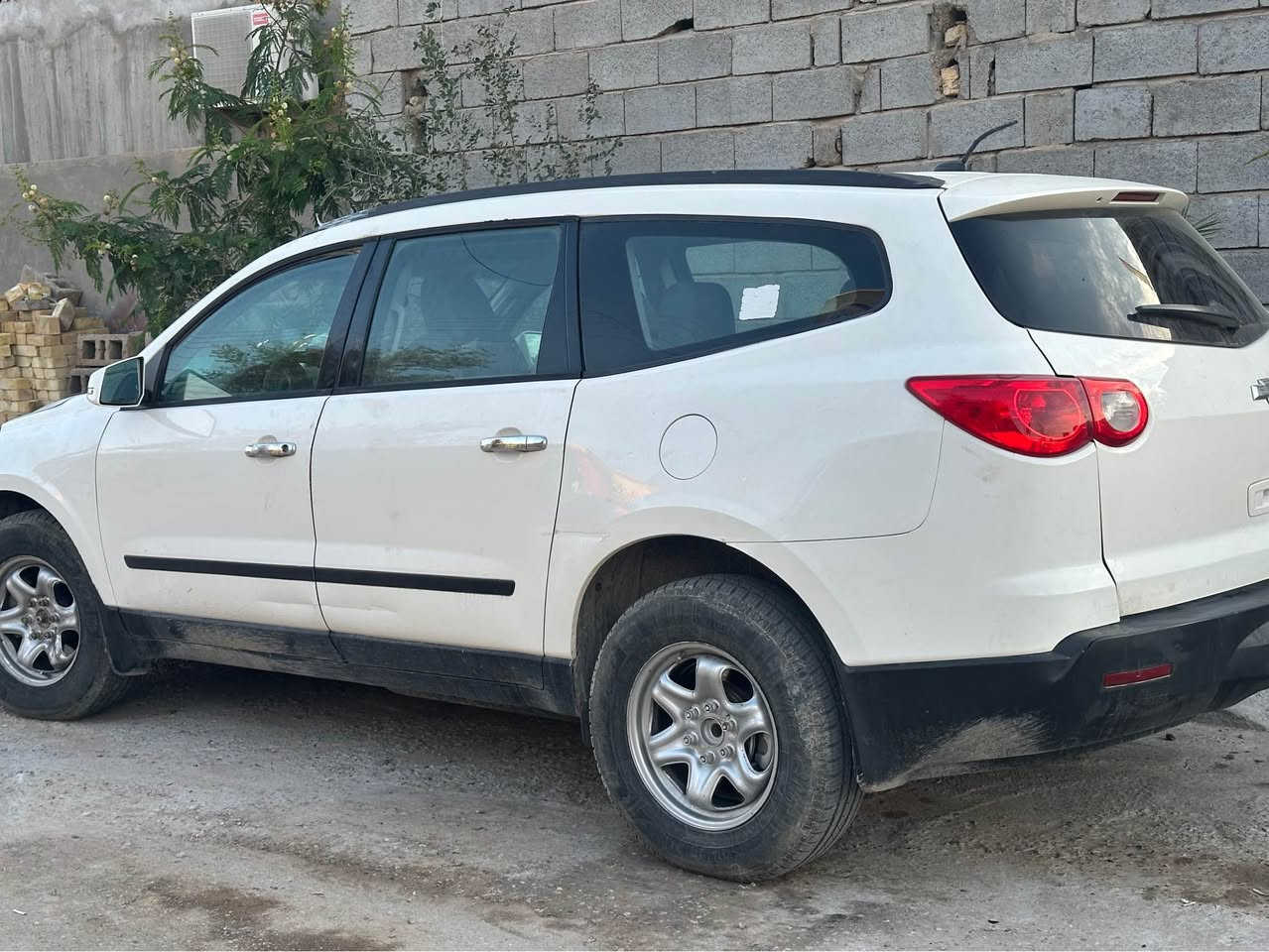 السلام عليكم سياره موديل 2011سبعة راكب رقم انكليزي سنويه ما منتهيه كير ومكينة جدد توه شادهن بيدي مال حاويه كشر نضيف كلش تبريد شغال عوزه بس غاز من بدلت المكينه فتحو البوري وطار كهربائيات كلها شغاله  دواخل نضيف كلش كامره وشاشه وانضف من الصور ونصبتها كلش حلوه للاستفسار (***********)(***********)
مكاني البصره الدير السعر 92وبيها مجال قليل البصرة, العراق
