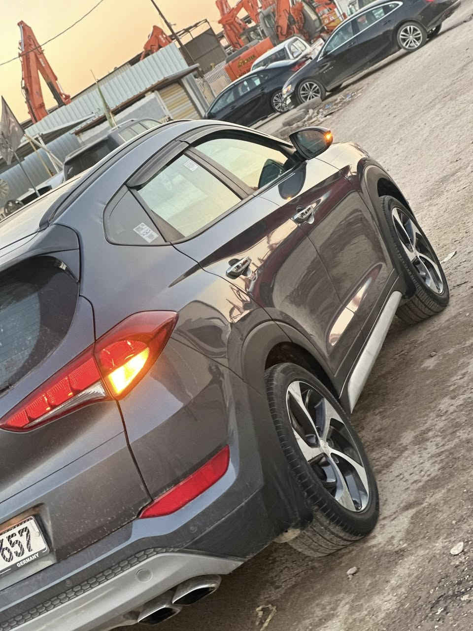 سلام عليكم
توسان 2018 وارد امريكي حادث سرقه قطعتين فقط مبدله بلادي مابيه. اي ضرر

فول مواصفات واحد ع واحد 1/1 كامله 

ماشيه  81 ميل استخدام شخصي نظافه ميه بالميه 

سعره 155 بيه مجال حك جيه 

استفسار *********** 
استفسار ***********
