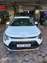 كيا نيرو للبيع مستعجل جدا  موديل 2023  ماشيه 118  سياره حلوه جدا و معر...