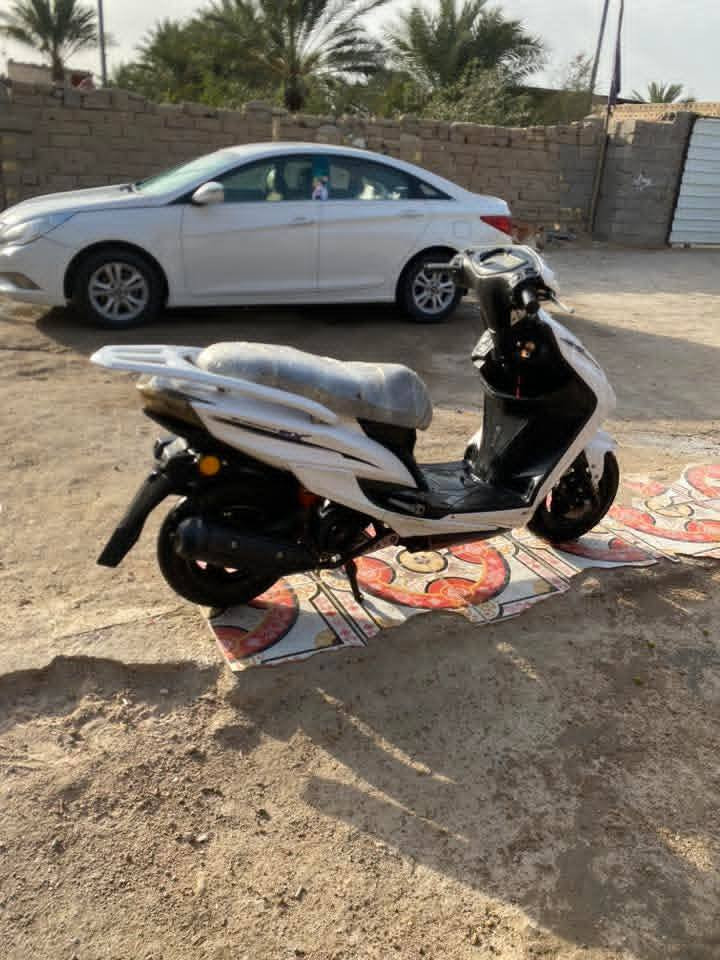 سلام عليكم دراجه سكنس صيني دراجه جاهزه وخير من الله كلشي بيه شغال كهرباء كله شغاله نكره سلف مكينه ما مفتوح كلشي ما نقصه مكنيه لا تبخر ولا تنقص سحبه كلش حلوه نهضه ومعدل يخبل سعر 425بيه مجال مكاني البصره قضاء القرنه ‭***********
