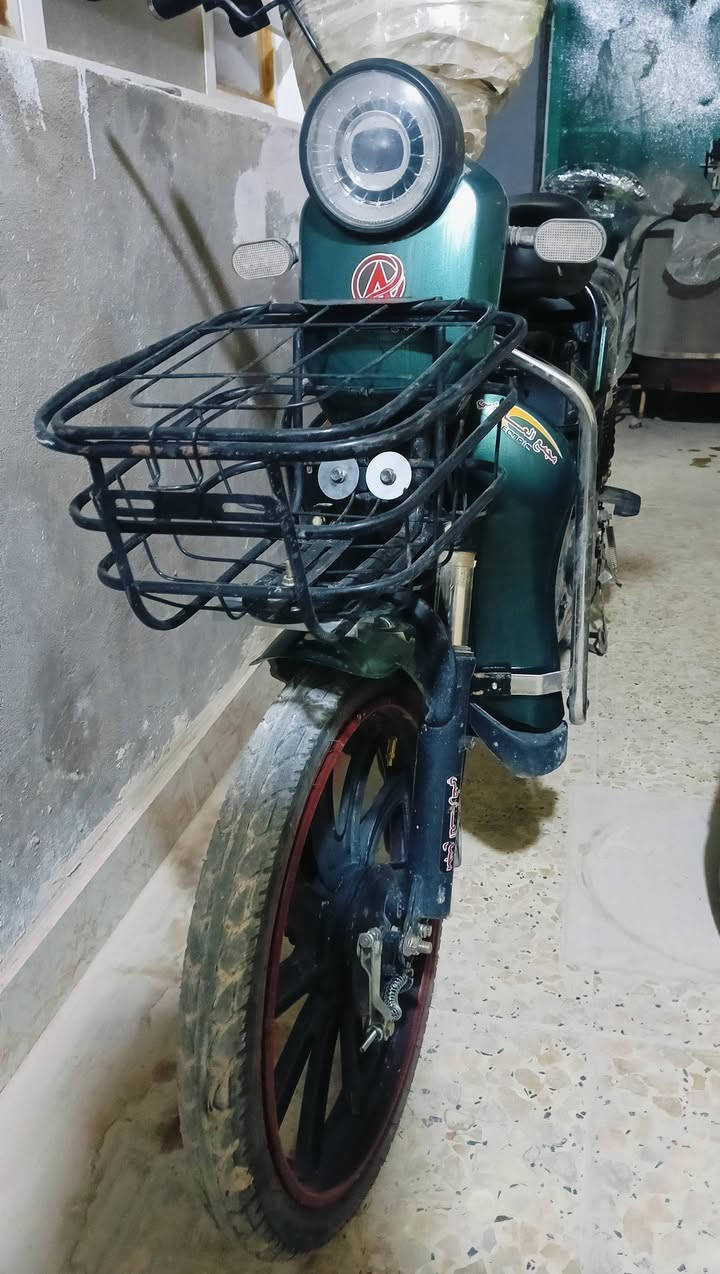 للبيع
بايسكل شحن 5 بطاريات 
بطارياته جديده بالجيس
نشرات اضويه هورن
مسجل سله دبلات
سرعه 99
سرعته الحقيقيه 60 
محد يحاسب عليه لادوريه ولا مكافحه
سريع خدمي يشحن فول ب3 ساعات
السعر 350 وبي مجال للطيبين 
مكاني نجف 
رقم تليفون رصيد ***********
واتساب ***********
