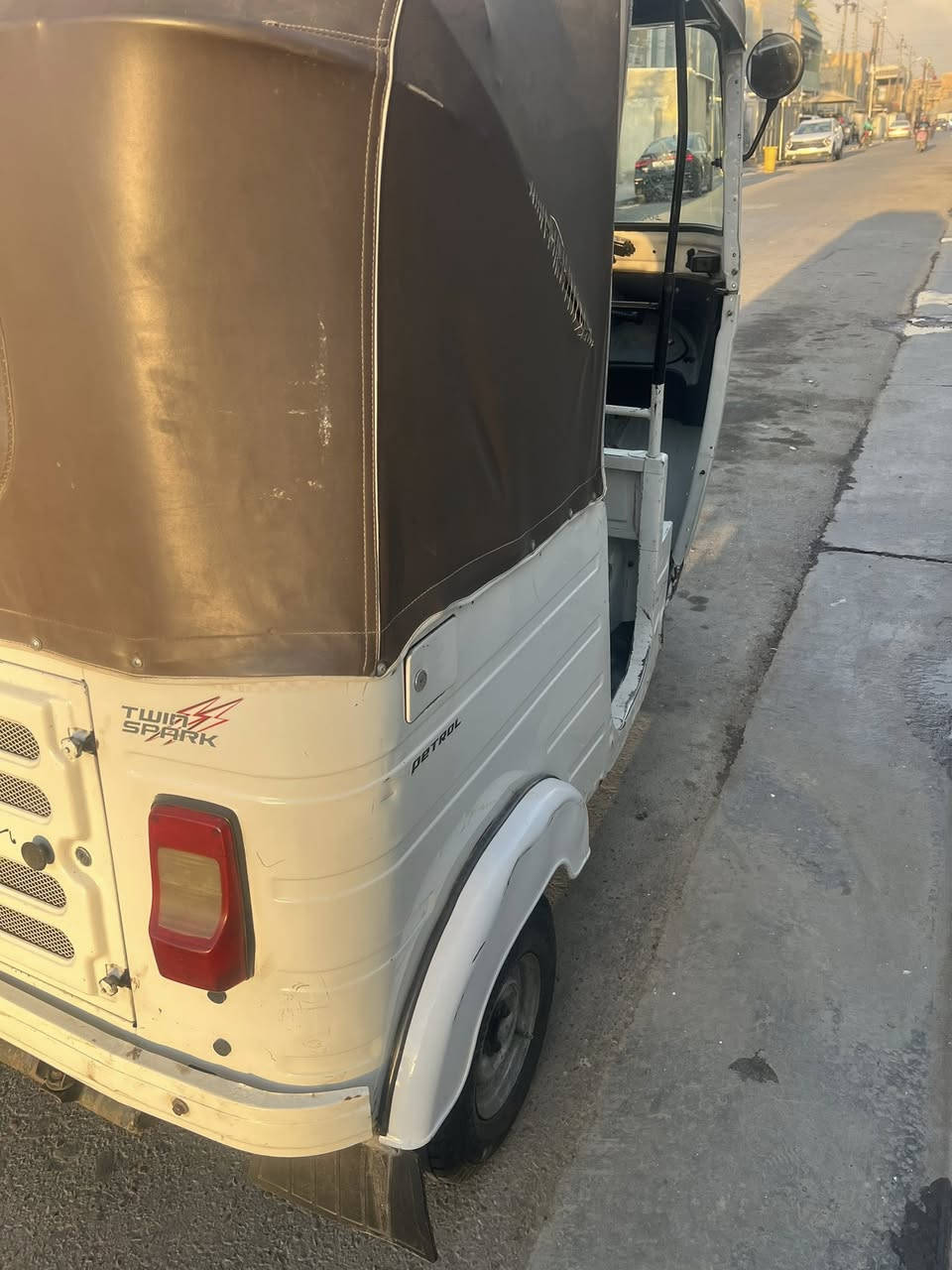 السلام عليكم تكتك مديل 20شهر12 تكتك بيه صبغ لغد فقط ولبقيه مكفول تكتك أوراق عارضه 5750 وبيه مجال مكان بغداد حي العامل ***********
