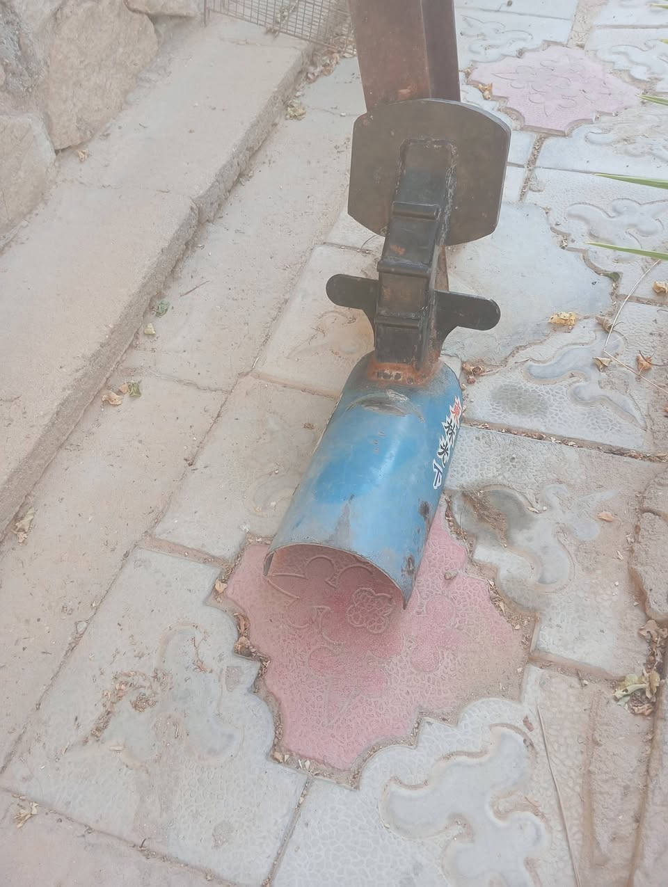 ثقيل للبيع ***********
