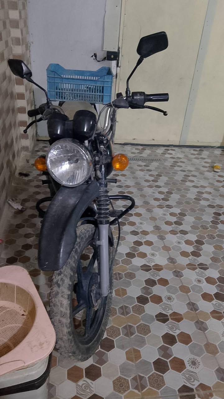 سلام عليكم دراجه للبيع بوكسر اوراق كربلاء الحسينيه ***********
