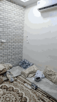 معروض مشتملات للبيع عدد ٢🏠🏠🏠🏠 المساحه ٤٤ متر جبهة.. ٤ يحتوي على ٣ غرف نوم مع صاله وحمامين المكان الحرية الأولى الكازينو.. الاتصال بمكتب مصطفى المعمار🌵🎄 *********** 🧱🧱
