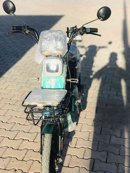 سلام عليكم ‏دراجة للبيع ‏الدراجة ‏خمس بطاريات ‏السرعة ‏تعبر الستين￼￼￼￼￼ ‏الدراجة كلش نظيفة ‏السعر290 ‏بيها مجال ‏￼￼￼￼ ‭٠٧٨٦ ٣٨٤ ٠٥٩١‬
