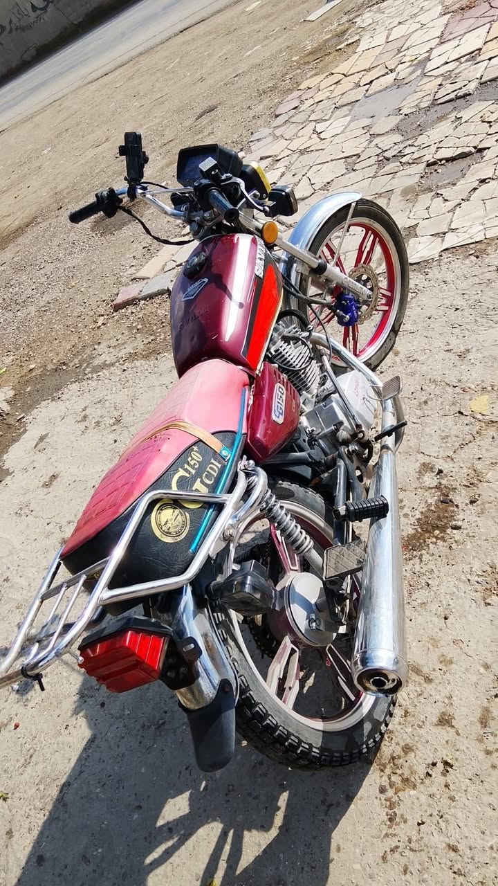 سلام عليكم دراجة سيفان يراني مديل 2022 شهر 12 اوراق اصوالي مكينه حلوه كهربايات شغاله  نكره سلف و عند
هندر لاتصال ***********عنواني بغداد زعفرانية شارع المعهد 
السعر 450وبيها مجال الشراي
