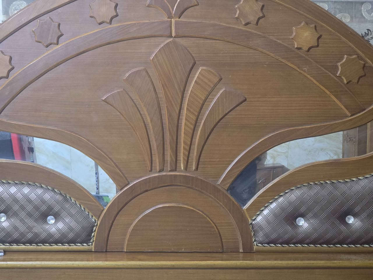 غرفه اخشاب  مستخدم للبيع
سعرهه ١٨٠٠ بيهه مجال 
مكان المجر 
*********** المجر الكعبي, ميسان
