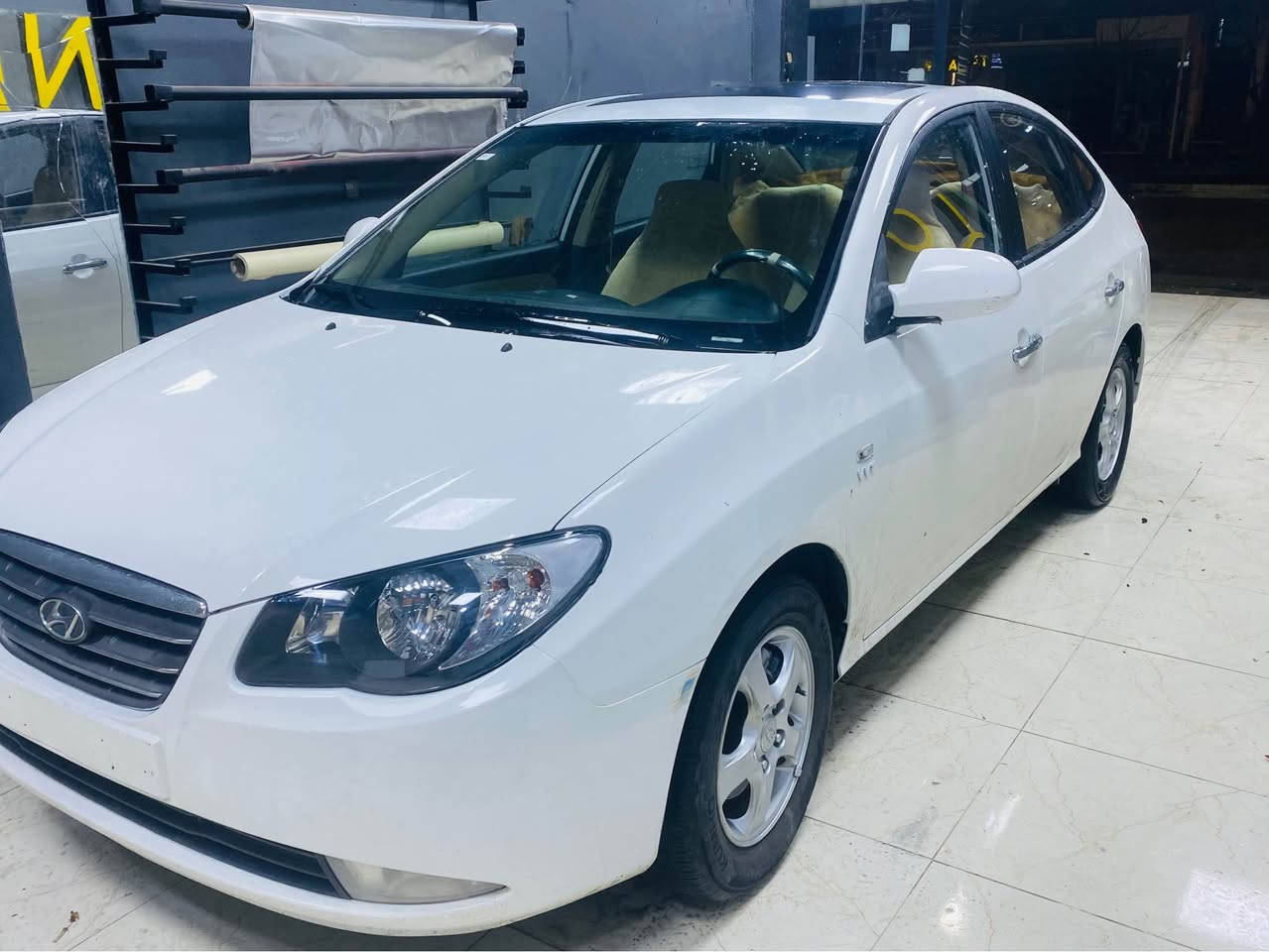 (((هـــــۆندا ئاڤــانتی)))
مـــــۆدێل (2009)
تـــــەبریت لــەمــــــس 
گــــێچ وەنەوشـــە و ئیکۆ
نـــــــاو زەرد و کوشـن هیتەر
تـــــوند و تۆڵی بەشەرت
پێش و پشت بەشەرت 
گێر و مەکینە بەشەرت
بــــێ  قــوپ بێ خـــایس
تــــــایە و ویلی نــــــوێ
کـــــــــامل مەسرەف کراوە
شـــــوێن(ڕانــــــــییە)
(((0751 507 8722 ))) Singapore
