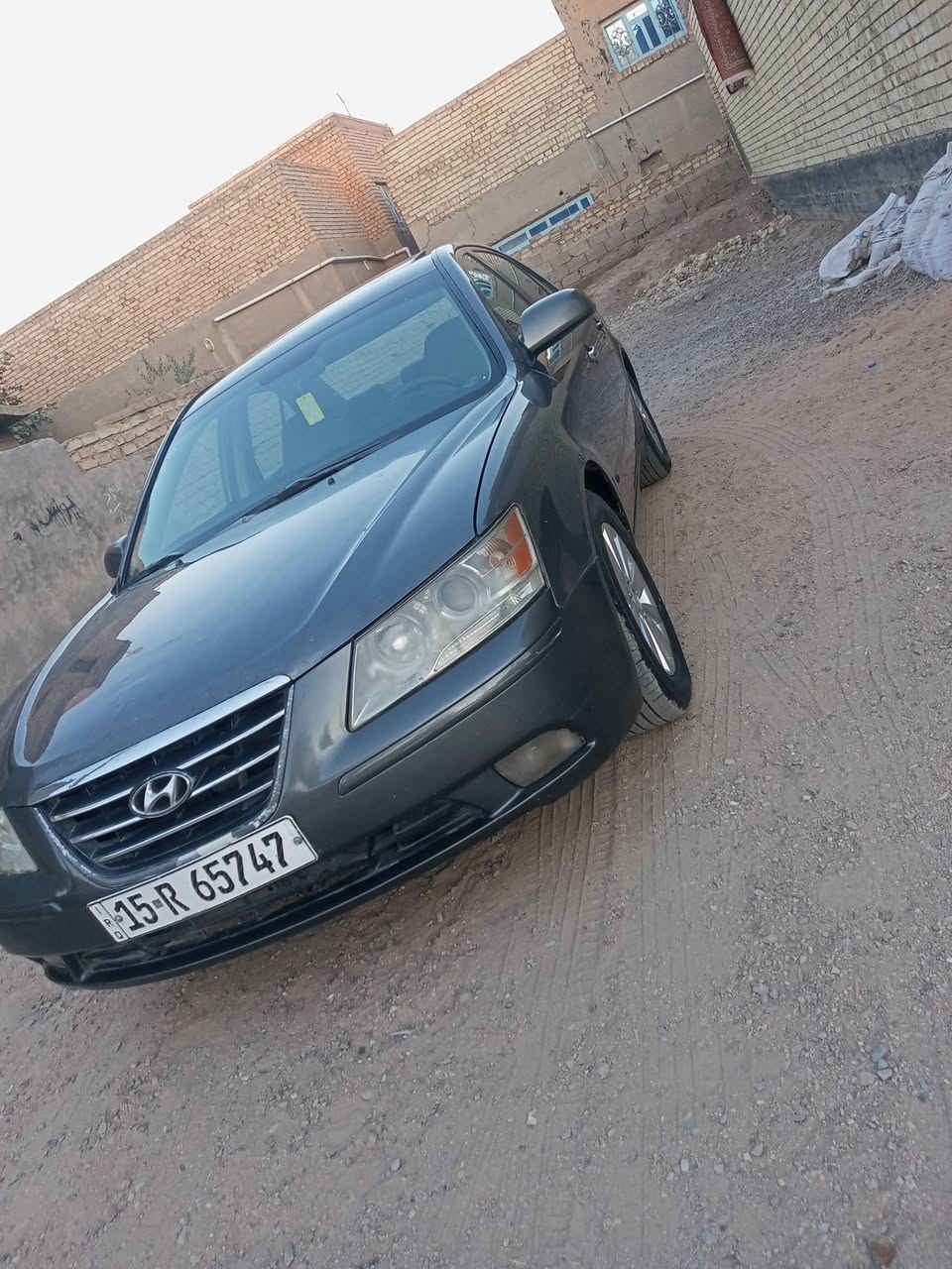 سلام عليكم بيع مستعجل سوناتا 2009 فول واحد على واحد بيهه صبغ بس باب لخلفي الصدر شويه بارد بل بنيد باقي مكفول بدون دواخل مكينه مامفتوحه بس بيهه خيط بخار تبريد ثلج ترايك البصره السعر 107 بيهه مجال حك جيه  مكان سياره بابل المسيب الهاتف *********** أو ***********
