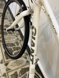 للبيع دراجة نوع جاينت اسكيب  بريك شيمانو تيكترو  العقرب شيمانو التوس  ...