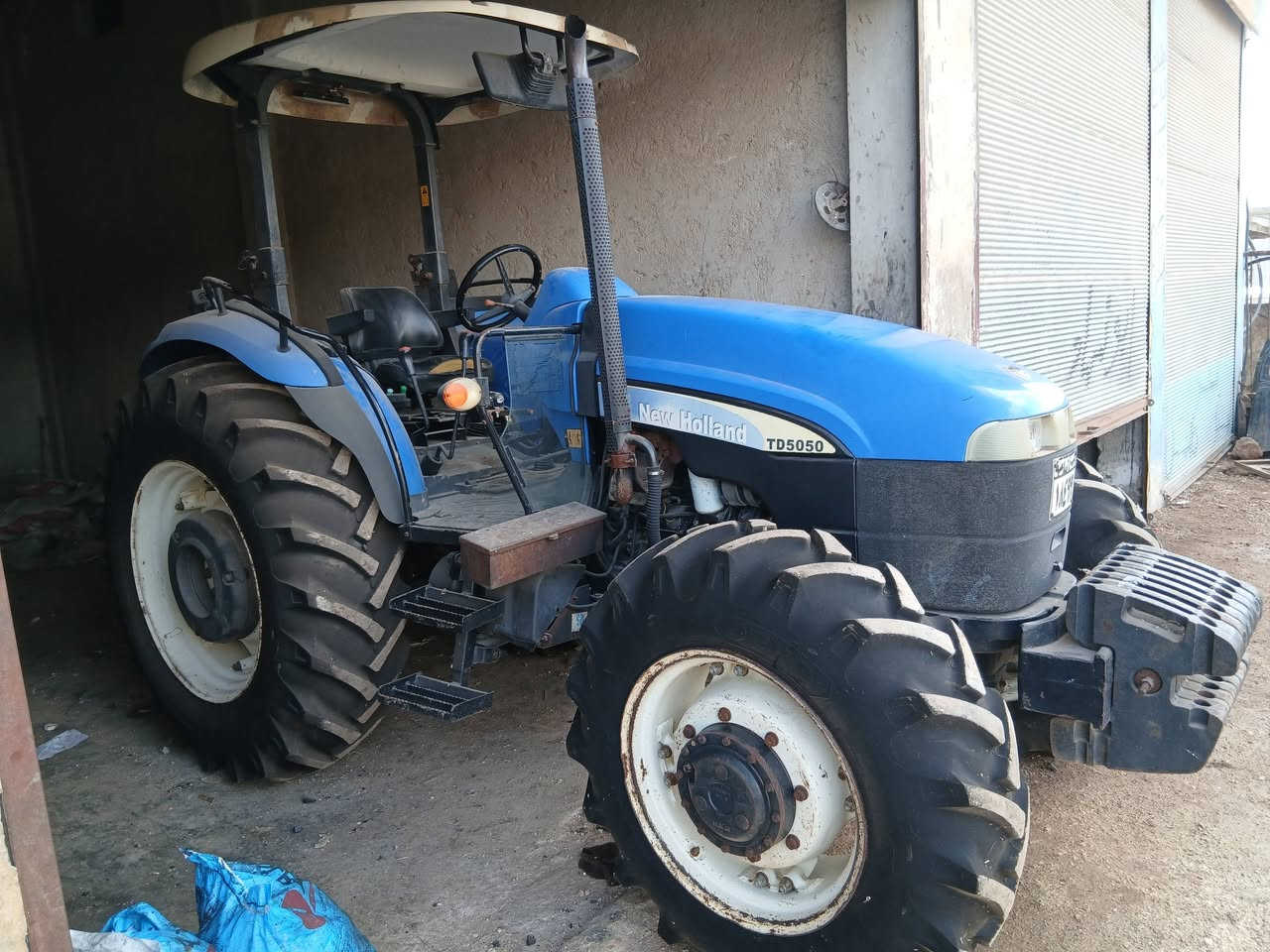 تركتور نيوهلند أيطالي موديل٢٠٠٨قياس١٠٠حصان متور دولب جديد بحالت الوكالي نظامي مواصلات أدلب 
سعر٢٣٠٠٠$ألف دولاروتس963959892398+


**إذا كنت صاحب هذا الإعلان وتريد حذفه لأي سبب، رجاءا أرسل رسالة إلى الدعم الفني**