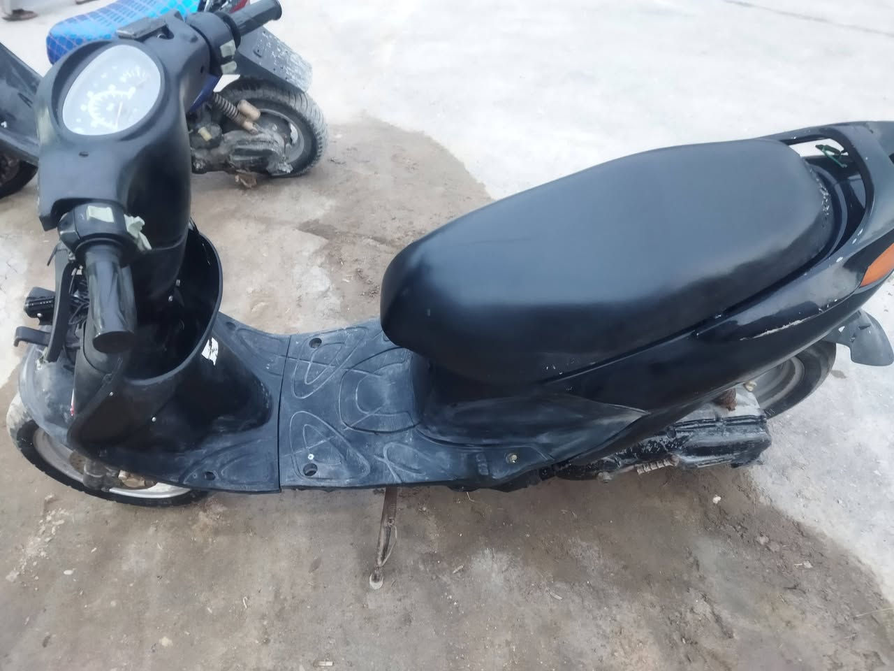 دراجه اكزز ياباني للبيع مكينة خرسة سلف وهندر كهربائيات كاملة كفرات كاملة فقط الكفر الامامي مكسور دراجة اطلع بيها وين ما تريد السعر 300 وبيها مجال مكاني قضاء الهوير شلهه الحجاج للستفسار  يم ابو جود


**إذا كنت صاحب هذا الإعلان وتريد حذفه لأي سبب، رجاءا أرسل رسالة إلى الدعم الفني**