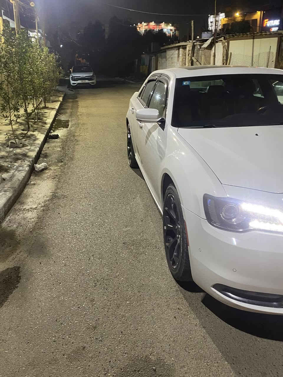 السلام عليكم للبيع
اوباما كرايسلر S300 خليجي ؟؟؟
موديل2022
ماشيه 56 mi
مكينه 3600 
السياره حادثها  غرق بالإمارات ضرارها ميكانيكي تبديل اذراع مكينه فقط  كفاله عامه 
صورها موجوده قبل الدخول العراق بالمنشور 
 فـئه (S) 

كشنات جلد تدفئه وتبريد (S)

شفتات استيرن

بانوراما 

نظام (SBORT)

محدد سرعـة 

حساسات اماميه خلفيه 

رادارت فول 

سياره فول واحد ع واحد موتصفات s
 السعر 📞 اتصال 
المكان الشالجيه 
الاتصال ***********
