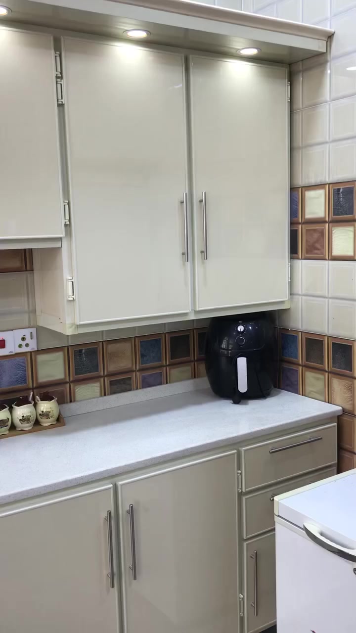 بيت للبيع مساحه ٢٠٠ متر طابو زراعي سند ٢٥ قرار محكمه بناء حديث عل حولي
مقابيل نزلت حي الضباط بيت ركن موقع حلو قريب للشارع العام 

متوفر خدمات  طابق واحد 

يحتوي على غرفتين منام وصاله على طول البيت واستقبال ومطبخ وصحيات داخلي وخارجي وكراج لسياره وسطحين وممر خلف البيت على طوله

وصاله فوك على عرض البيت تصلح غرفه 

كربلاء طويريج الحولي

*********** واتساب واتصال
