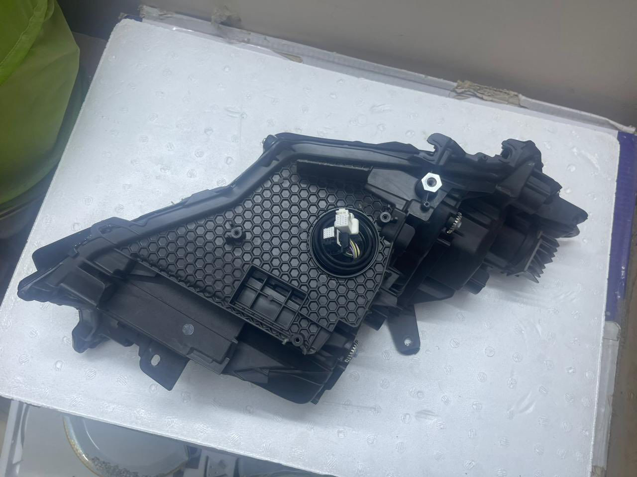 متوفر لايتات اصليه خليجي  كراون ٢٥
الي يريدهن يتصل //***********
