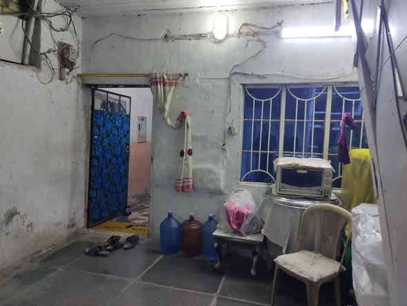 السلام عليكم دار للبيع 55 متر مصفر طابق واحد بنص اطابو كافت خدمات بغداد الكمالية المعوقين ***********
