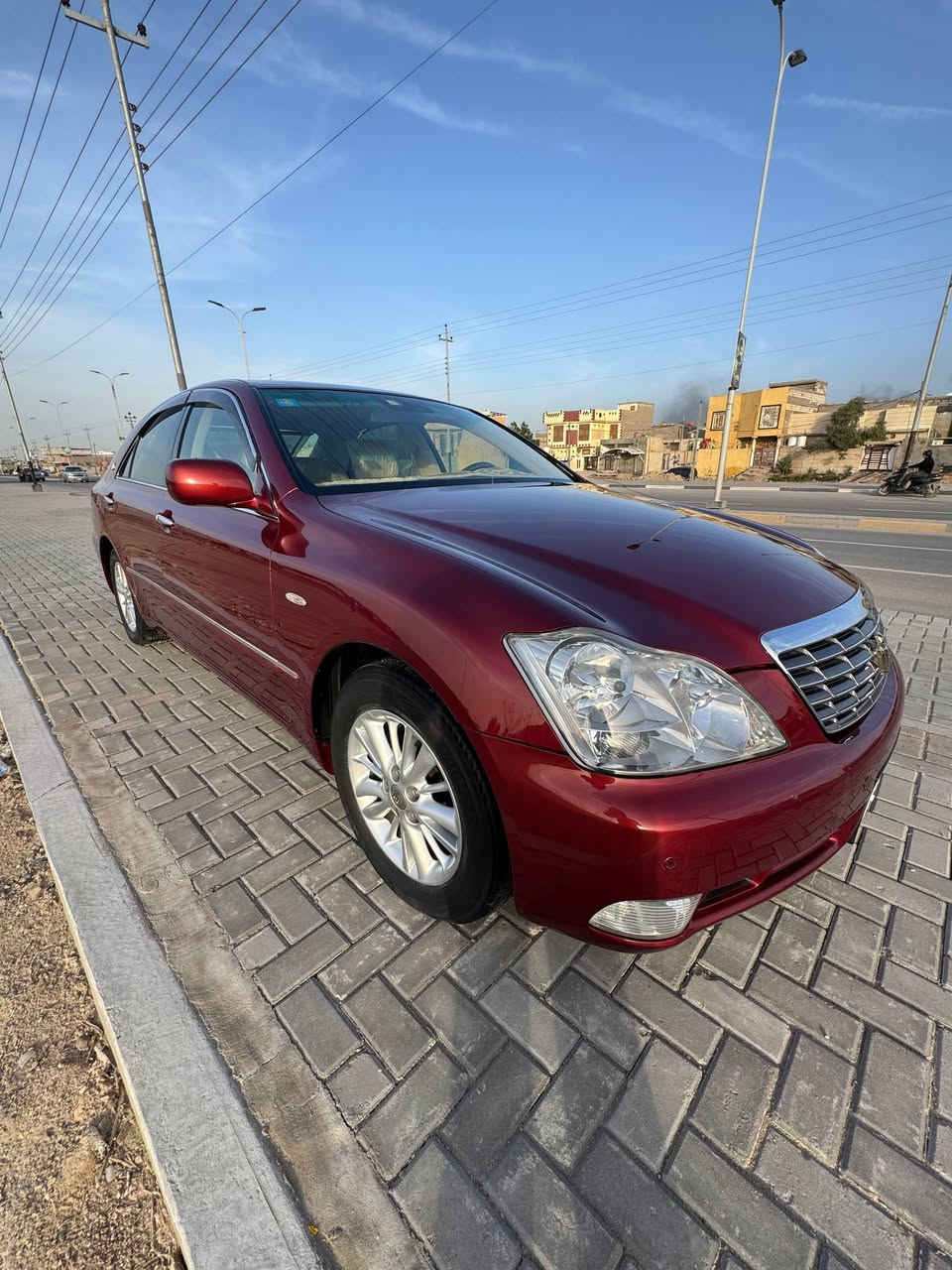 السلام عليكم شاهينه للبيع
سياره دخول جديد كفاله 

موديل 2005

سياره بيها رادار ابلادي 

بصمه رصاصي كرستال 

فول بطن 

سياره فول مواصافات ماعده الفتحه 

تبريد امامي وخلفي +ثلاجه +برده خلفيه 

لون كرزي 
بيها مواصفات خير من الله 

رقم بصره وجهازه من كلشي 

العنوان بصره ابي الخصيب 

السعر 165 وبيها مجال 

رقم الهاتف ***********
