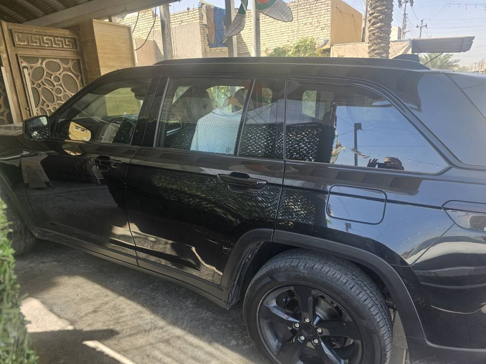 للبيع او مراوس او جيب ١٩ او بكورلا هايبرد....للبيع  جيب ٢٣ ٥راكب اسود حادث سطحي رقم بغداد جنطه كهرباء فور ويل فتحه بلاك توب ايرباك برده فقط الأيمن ماشية ٨٠الف تبديل باب امامي ايمن نفس اللون وبارد بسيط مكانها بغداد للإستفسار الاتصال *********** السعر ٣١٠ بغداد, العراق
