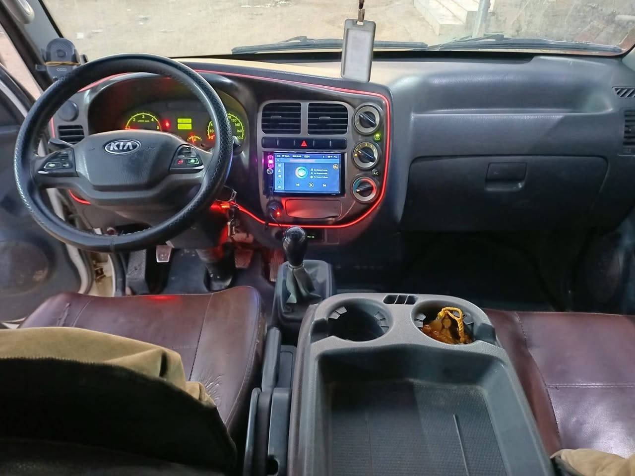 كيا بنكو 2700 مشروع وطني رقم بابل بأسمي مداور ثاني يوم كفالة عامة فول مواصفات كامرة داخلية و خارجية تبريد ثلج مكان السيارة النجف الاشرف 
السعر 128 مع المجال ***********
