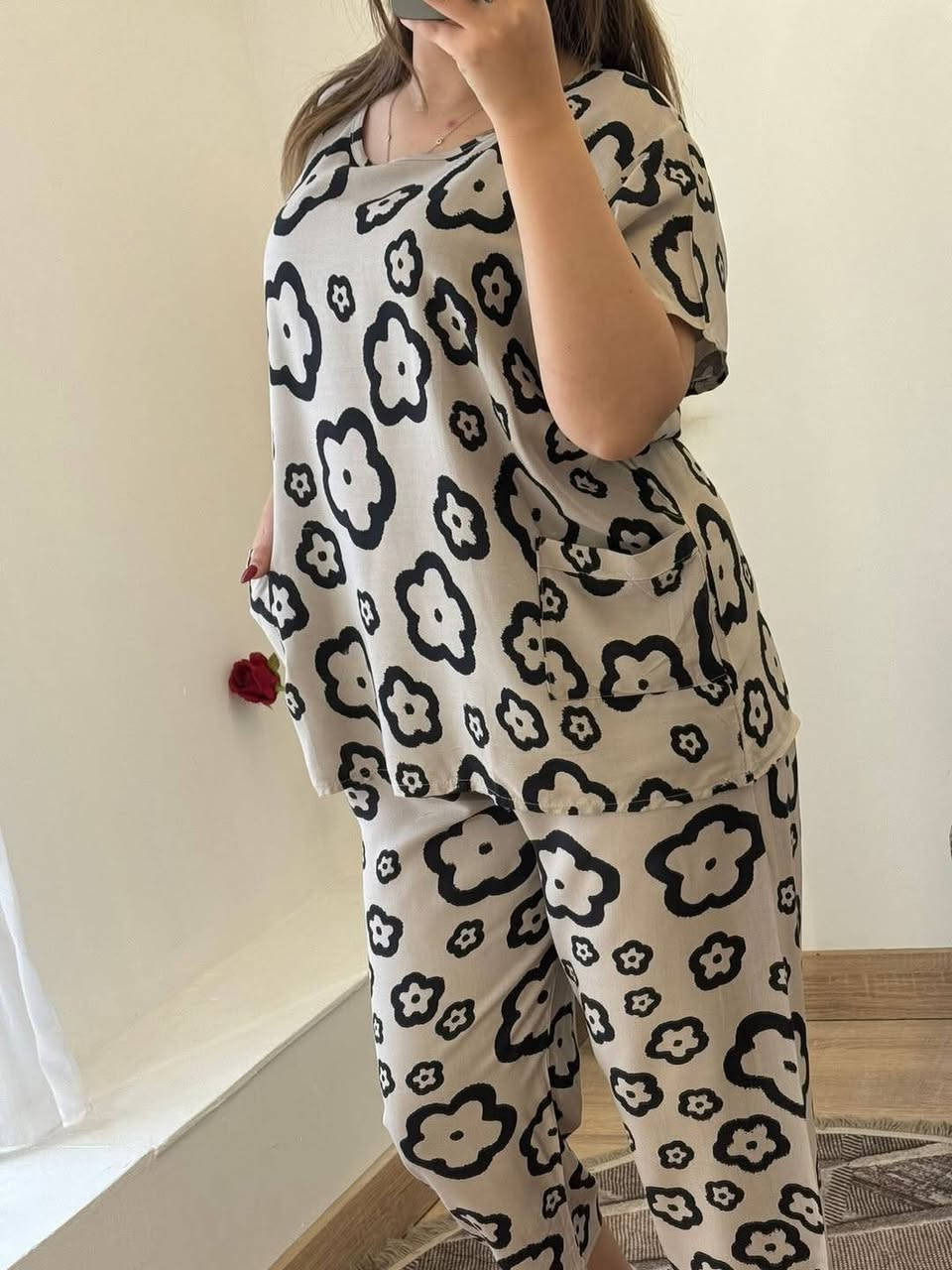 برموده كشمير 6.000
قماش درجه اولى 
فري سايز اتلبس من وزن ٥٠ الحد وزن ٨٠
للحجز والاستفسار التواصل خاص
***********
العنوان خانقين شارع مصرف مجاور حاجه الف نور
