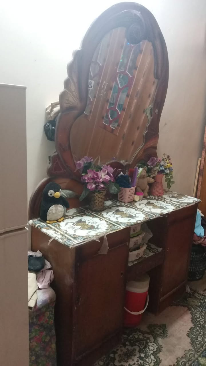 غرفة لبيع بسعر مناسب 300 الف مكاني كربلاء الحر الجمالية 

***********
