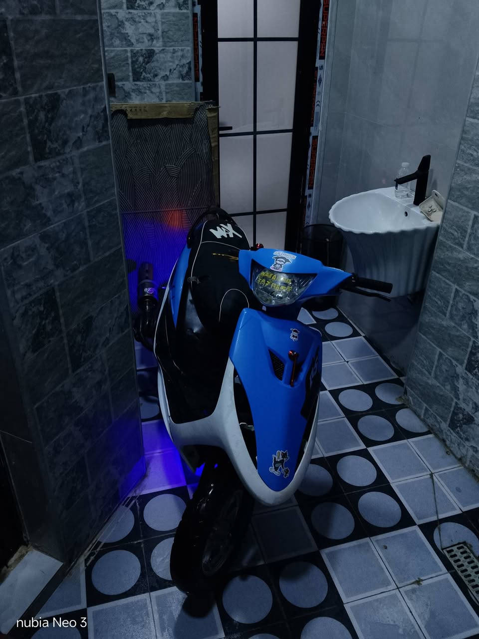 سلام عليكم ماكس للبيع مزود 55 سلف مزود 55صالنصه حلزوني شيال راجع بيه مكاتبه إذا تريد الدراجه شلعه ومعدل 600مستعجل عليه بيعتهه والله الرقم ***********
