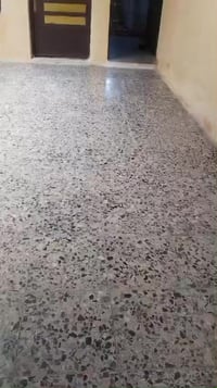 بيت البيع مساحه  ١٠٠  نضيف كلشي ما عوزه  العنوان الحسنيه الراشديه شارع...