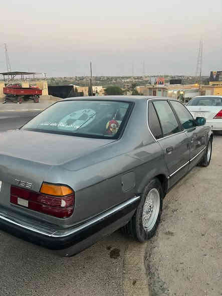 بي ام موديل 1991 جاهزه 730محرك كير  معروضه 45وبيها مجال بسيط جدا ***********
