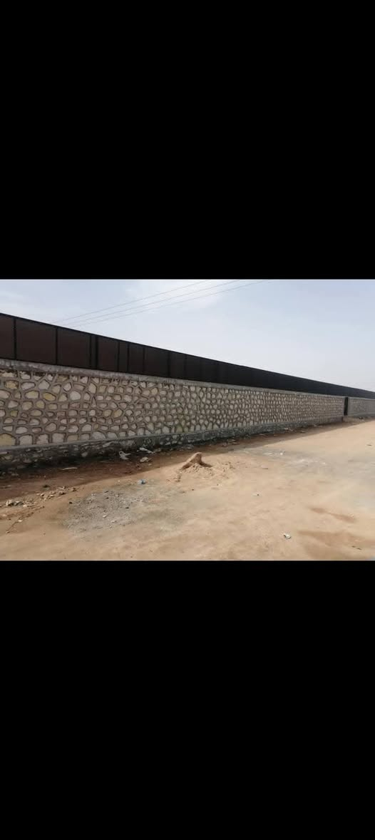 بناء الحجر شغل درجة اولى بيوت اسيجات ارصفه شلالات أساسات جميع انواع البناء رقم  ***********
