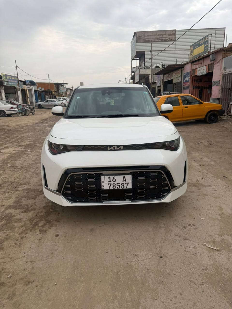 كيا سول 2023  حادث جاملغ أمامي أيسر بدون داخل فول مواصفات فتحه بصمه كشنات تدفئه رادارات خلفي وامامي توقف ذاتي تشغيل عن بعد مرقم قادسيه حره ماشيه ٩٠ ميل مكاني الديوانيه السعر 162 بيها مجال قليل مكاني الديوانيه ***********
