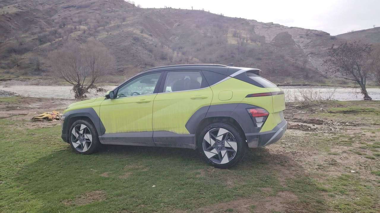 . السلام عليكم
هونداي كونا فول الشكل الجديد للبيع مرقمه بغداد 
‏2024 Hyundai Kona Limited 
مواصفات خاصة لمتد 1/1 VIP بانوراما

حادث السيارة باب عكس سائق مبدل اصلي ومصبوغ ايرباك برده صور الحادث موجوده 
البنيد مغلف PPF
1- بصمه + بصمه ابواب لمس + بصمة تشغيل عن بعد 
2- بانوراما 
3-كيج الكتروني متغير 
4- رادارات كل التجاهات مع كاميرات عدد 4 امامي وخلفي وجانبي مع رؤية 360 درجة بيرد فيو
5-كير تعليگ بالستيرن
6-نقط عمياء
7-رادارات وتنبيه الخروج عن المسار 
8-قيادة الية 
9- تتقدم للامام وللخلف ب بصمه 
10-هندبريك بصمه
11-كشنات جلد
12-كشنات كهربائي 
14-كشنات تبريد وتدفئه امامي  وتدفئه استيرن
15-بك لايت لد
16- لايت لد + زينون
17- شاشة كبيرة لمس
18- تثبيت سرعة
19- كاميرات اشاره تظهر بلدشبول
20- اشارة جانبيه
21- ويل كب كروم حجم 19 
22-تحديد مسار 
23-صندوق كهربائي
24- محرك 1600 تيربو
25-تبريد لمس
26- شحن وايرلس
27-نظام gps خرائط
28- شفتات كير ب ستيرن
29- حساسات امامي خلفي 
30 - تشغيل عن بعد 
31 - اوتو بارك 
32 - ماشية ١٢ الف 
33 - مود ادرايف ( نورمال - سبورت -سمارت ) 
35 - نظام نزول منحدرات
37 - تبريد قطعتين
38 - شاشه ابل كار بلي واندرويد اوتو
‏39- AUTO HOLD
40- السماعات شركة BOSE صوت محيطي 9 سماعات 
 42-اناره محيطه 
سعرها 192$وبيها مجال بسيط 

مكان السيارة بغداد الدوره حي المعلمين ***********

