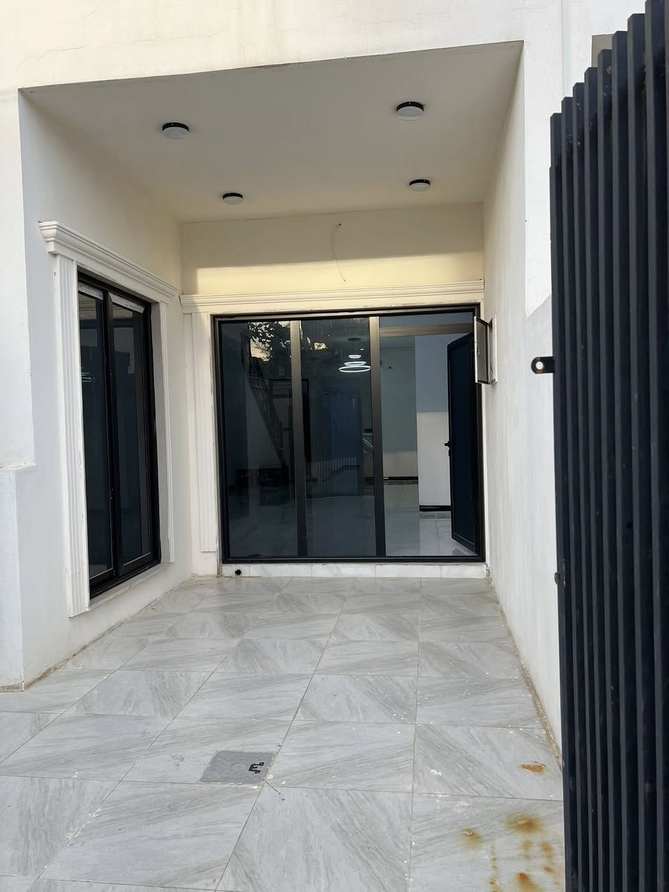 دار للبيع مساحته 100 متر بيت صفر مامسكون عنوان / شوراو خلف كلية الزراعه مجاور جامع الحاج اكرم رقم / ***********
