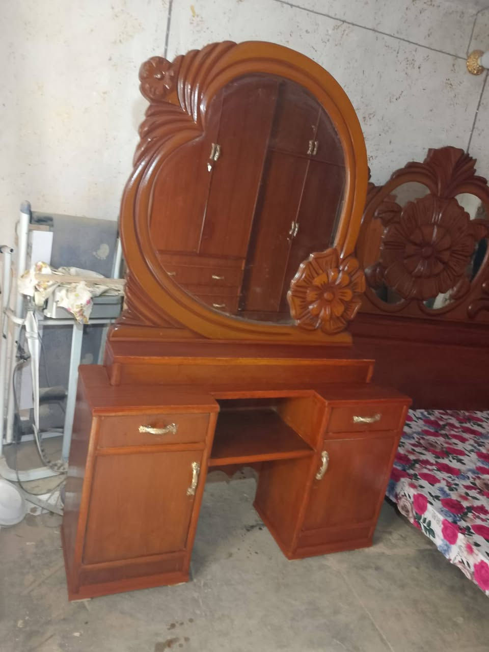 غرفه صاج داخل وخارج نضافه 100% السعر 550 قفل مع النقل داخل بغداد فقط وديالئ ***********
