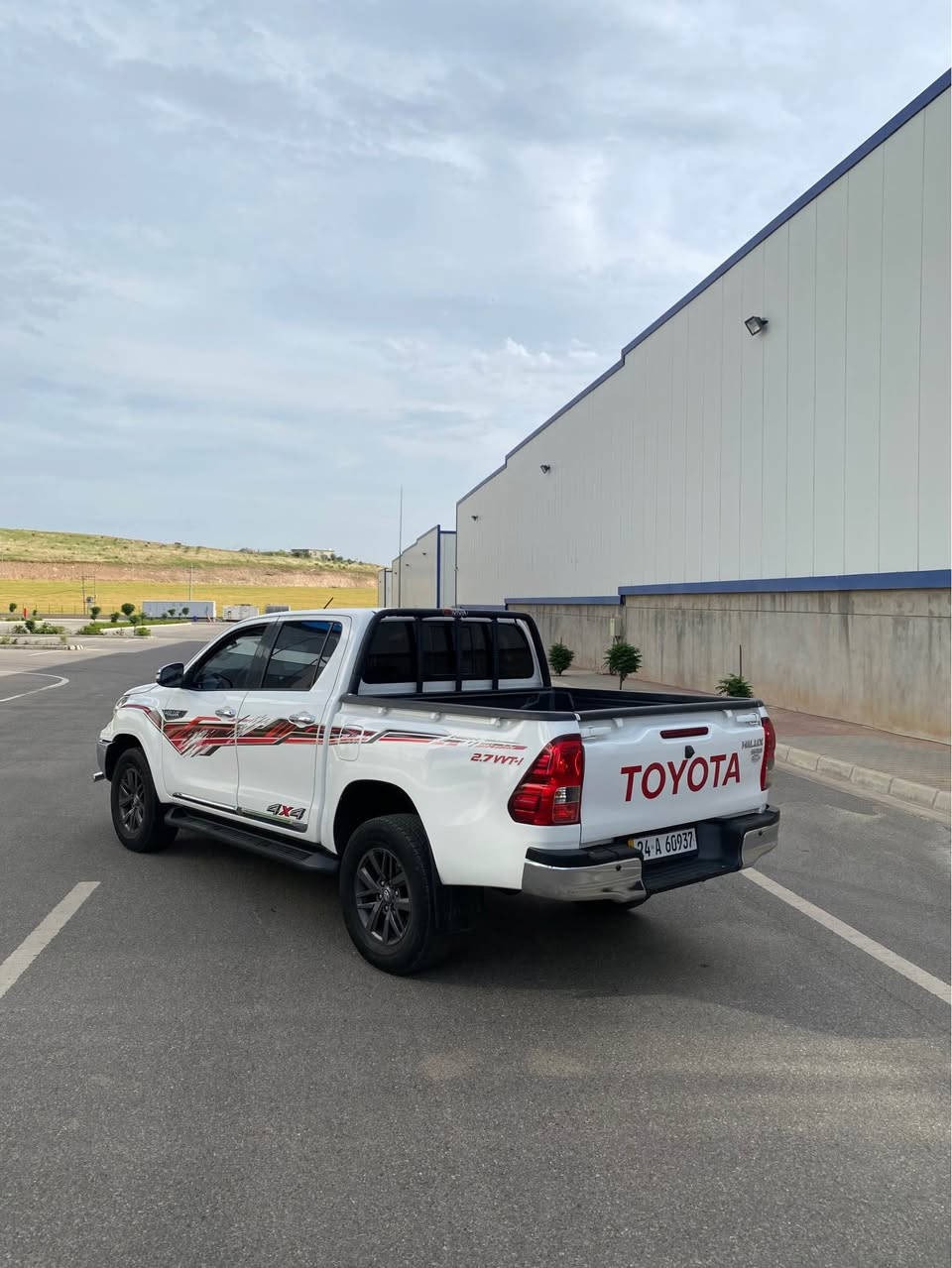 Toyota Hilux 2018
السيارة كلين تايتل شركة جيهان 
السيارة حيل حيل نظيفة بدون اي ملاحظة 
ماشية ٢٢٠ الف كيلومتر 
السعر مميز ٢٦٥$ ورقة و بيها مجال 
للمزيد من المعلومات اتصل على هذا الرقم 
كورك-واتساب 
(***********) سميل, دهوك
