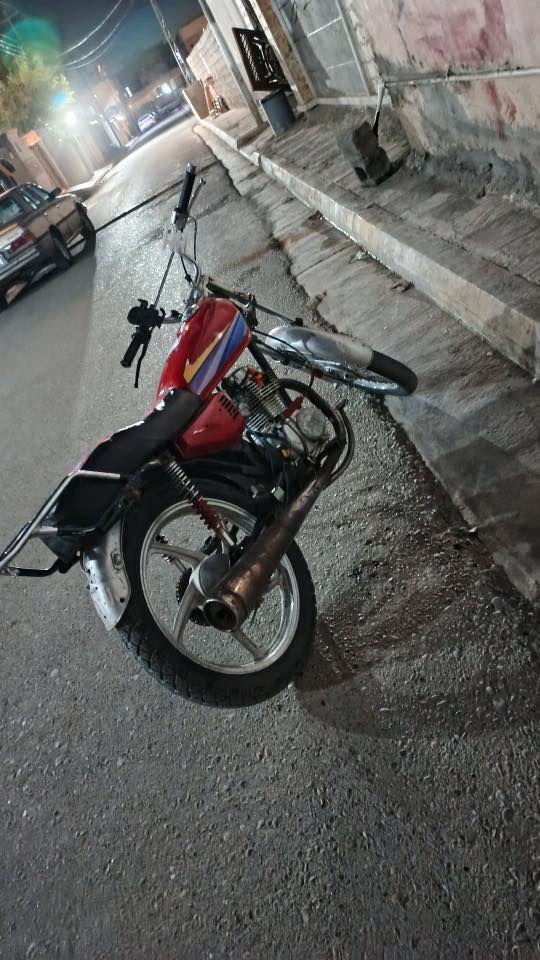 سلام عليكم أيراني ماعرف ياموديل
شغال نضيف كابريتر جديده بلك جديد  فول
بريكات فول
نضيفه وشغاله تانكي جديد 
كشن جديد  دراجه خير من الله نقصها بس عندو ب٣الاف 
سبب البيع مامتفرغ ومامحتاجها 
قفلها ١٧٥ بسعر بايسيكل مكاني فلوجه رقم ***********
