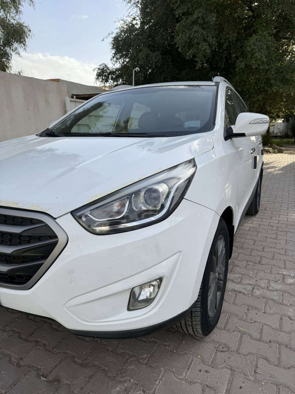 السلام عليكم للبيع توسان موديل 2014 خليجي مكفولة من الضربة والصبغ بيهة مكانين بارد محرك 2000 رقم بغداد بأسمي السعر 138 وبيهة مجال حك الجية للاستفسار *********** مكاني بغداد الكاظمية
