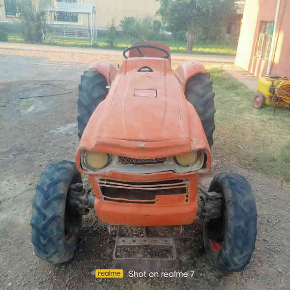 السلام عليكم
كابوتا موديل ٨٥ للبيع مع فدان وسچين ورفاسة
السعر 5 ونص للتواصل الاتصال على الرقم ***********
