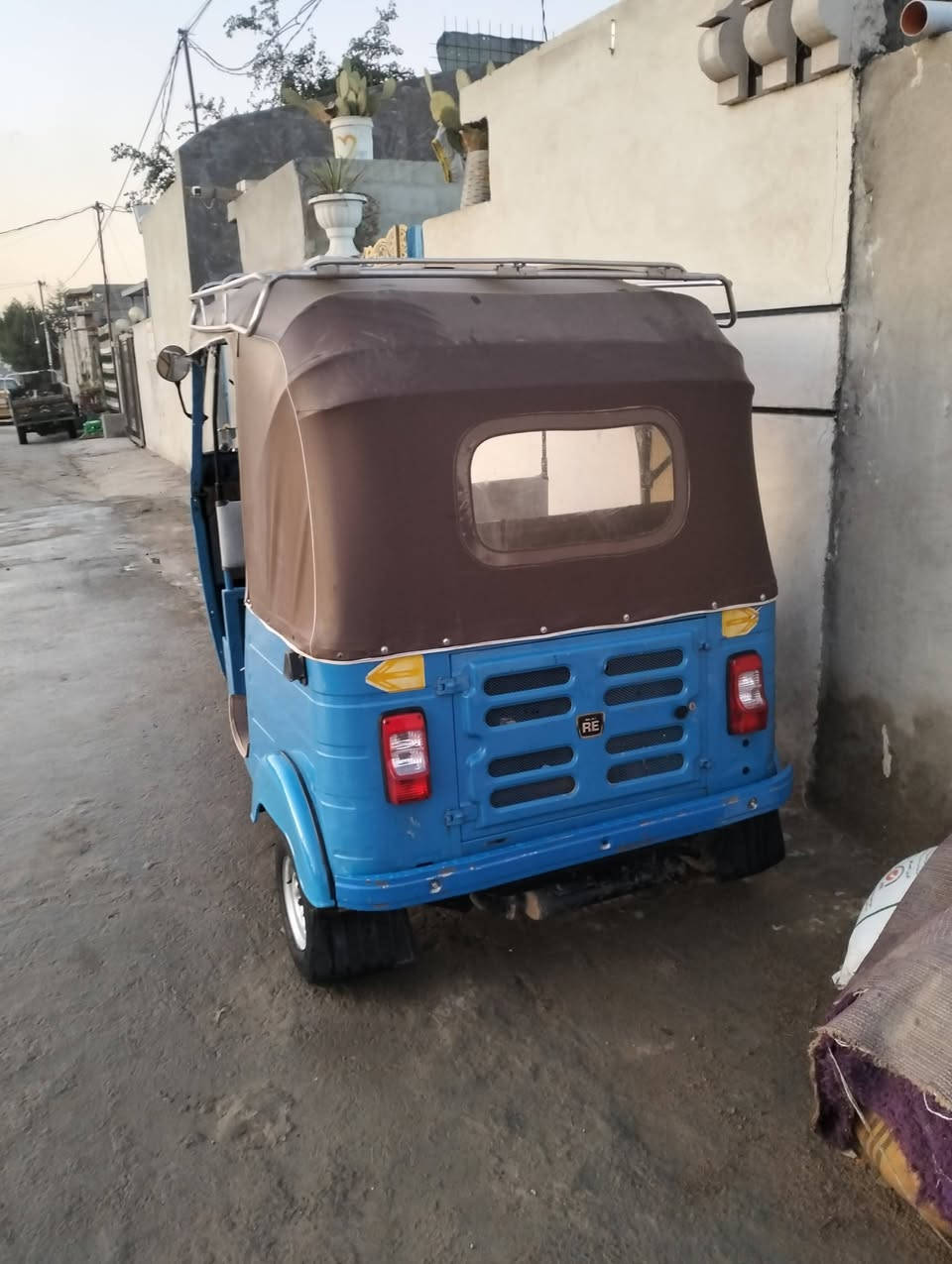 السلام عليكم تكتك للبيع موديل 20 شهر 11 المكان جسر ديالى والسعر سته وبيها مجال قليل ***********
