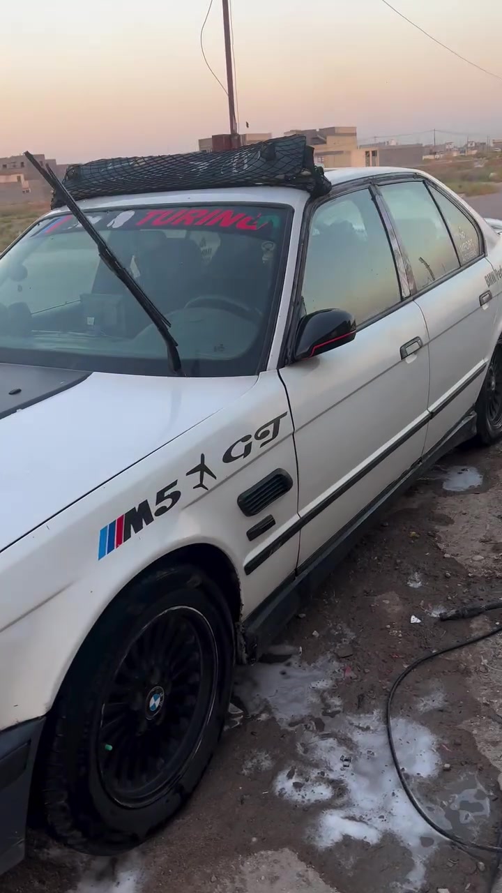 السلام عليكم بي ام دبليوو35 5مفتوح تبريد شغال بي صلنصه ع ريمونت أصير رياضي أو عادي بيه دمام سعره250 ألف سياره حلوه صاحبه يطلب عليه مليون بي مستعجل بغداد المدائن 
هذا رقمي تعال وشوف ابعينك***********
