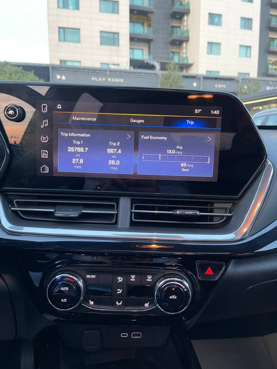 شوفروليه تراكس RS - موديل 2024 (فول مواصفات 1/1)
المواصفات:
• الموديل: 2024 فئة RS.
• التشغيل: تشغيل عن بعد (شغالة).
• الشاشة: شاشة كبيرة مع گيج إلكتروني (ديجيتال).
• الأنظمة الذكية: نظام تحديد مسار (خطي جادة)، أوتو ستوب، وأوتو بارك.
• الكراسي: جلد مع نظام تدفئة (هيتر).
• الشحن: شاحن وايرلس للموبايل.
• الرادارات: رادارات كاملة (أمام، خلف، وجوانب بالمرايا).
• السقف: فتحة سقف (سلايد).
حالة السيارة:
• الحادث: السيارة بدون حادث، فقط الدعامية الخلفية كانت مكسورة (صور الحادث موجودة قبل وبعد التصليح).
• الشاصي: السيارة كپس (أمام وخلف).
• الايرباغات: سليمة ما طاگة (بشرط الفحص).
• السيارة جديدة جداً وبحالة الوكالة.
الموقع: السليمانية.
للاستفسار والتفاصيل، يرجى الاتصال على الرقم:
***********
