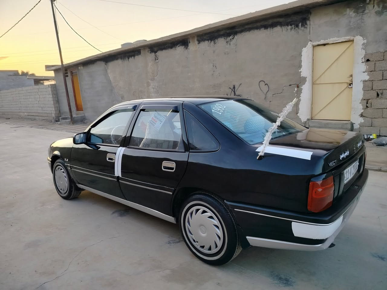 سلام عليكم للبيع اوبل فكترا موديل 92 مكينه 16 قايش عاريض باور ابيس رقم بغداد دولي  جديد لحد 2031 شرط تحويل وغرامة وكاله سياره مابي اي نقص بدون خياس بدون ضربه مكينه شرط لا صرف ولا بخار اربع تيرات جديد صدر دبلات جديد كهربائيات كامل سعر 33 شراي يخابر مكان طوز ماجاوب لا تعليق ولا خاص رقم هاتف ***********
