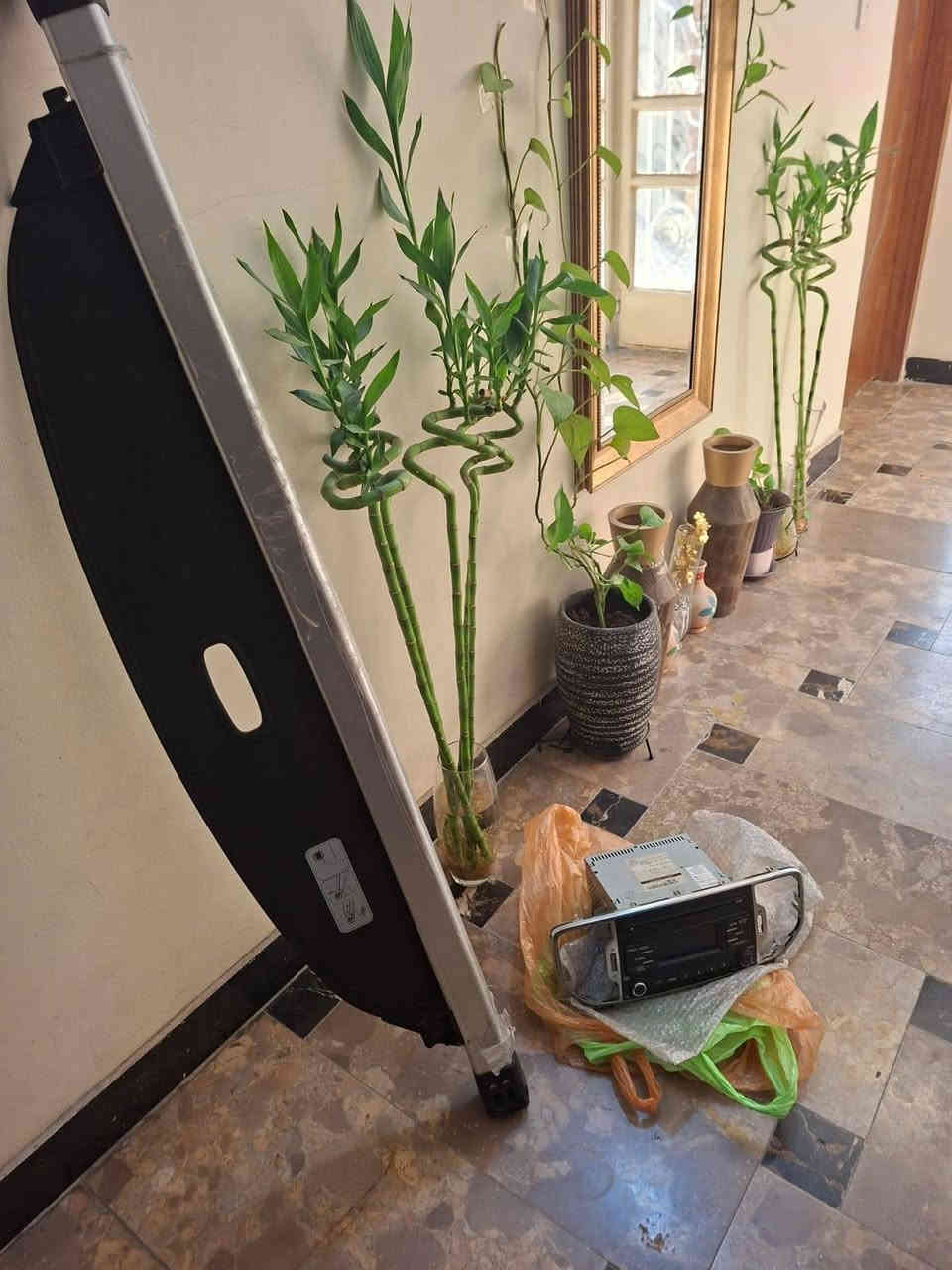 السلام عليكم.. عندي برده اصليه وشاشه اصليه كوري اصلي جديده .. يرهم على اغلب انواع السيارات.. العنوان بغداد.. شوفهن وبيك خير وتدلل.. رقم الواتساب ***********
