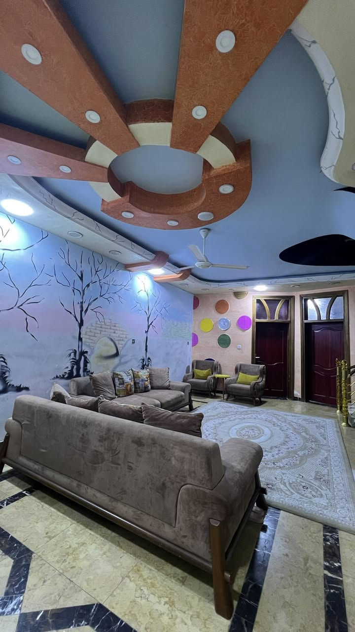 دار  للبيع  — فرصة سكنية مميزة
المساحة: 175 متر
الواجهة: 7 متر     مربع
الطول (النزال): 25 متر    مربع
الصنف: سكني  
الموقع: شارع فلسطين // محلة 506
موقع مميز قرب الخدمات و الشارع العام
كهرباء خصخصه 
يحتوي على صاله / مطبخ / خدمات / غرف 5 نوم 
سنه البناء : 2016
نستقبل جميع العروض السكنية والتجارية

#مكتب_الودق_للعقار
للاستفسار والاتصال:
***********
***********
