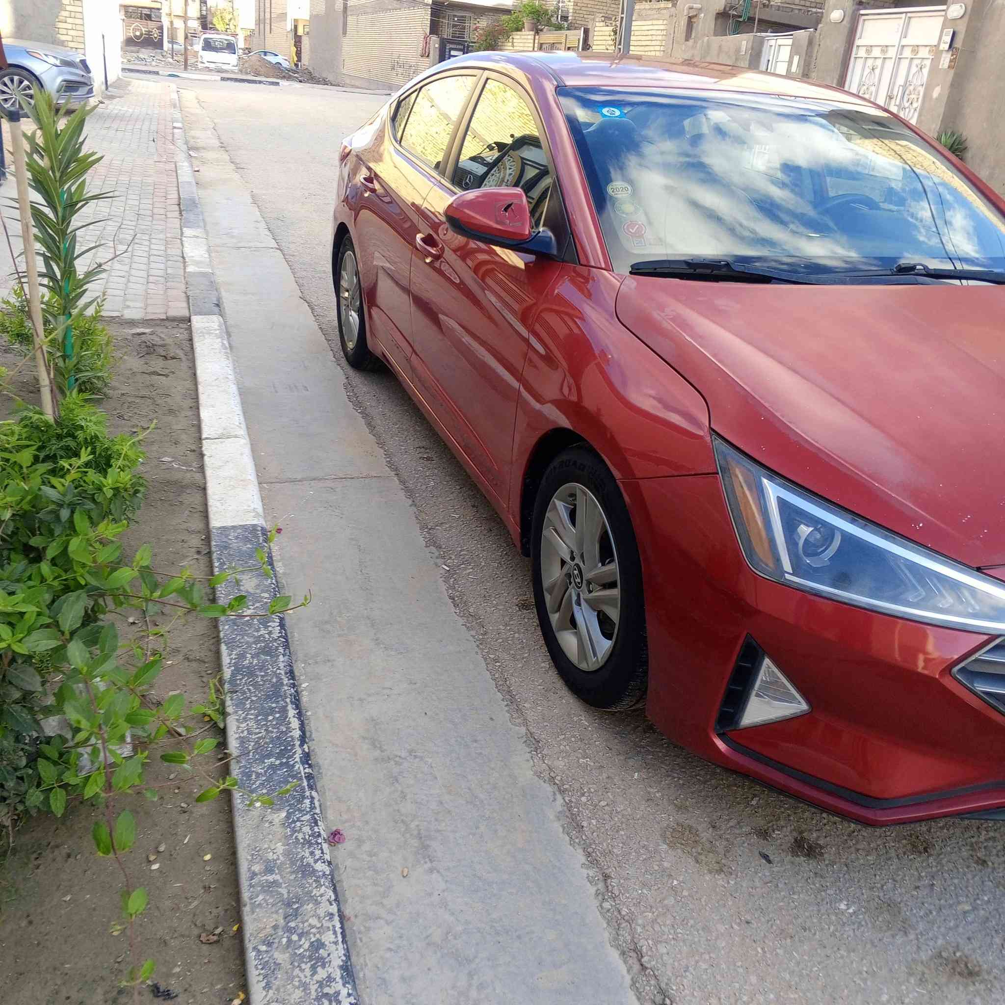 النترا 2019 أمريكي محرك 2000دوش كير اي تي بلاد
حادثها بس بنيد بدون دواخل شرط وحاليا جارد
رقم بغداد دولي سنويه لل 30 مشروع وطني 
المواصفات نص فول 
شاشه كبيره.
 كامره
.رادار جانبي 
تحكم استرين 
وضعيات قياده 
لايت زنون 
منظومة غاز
صور السونار والحادث بلمنشور 
مكاني كربلاء القدس 
سعرها 130 الاتصال ***********
