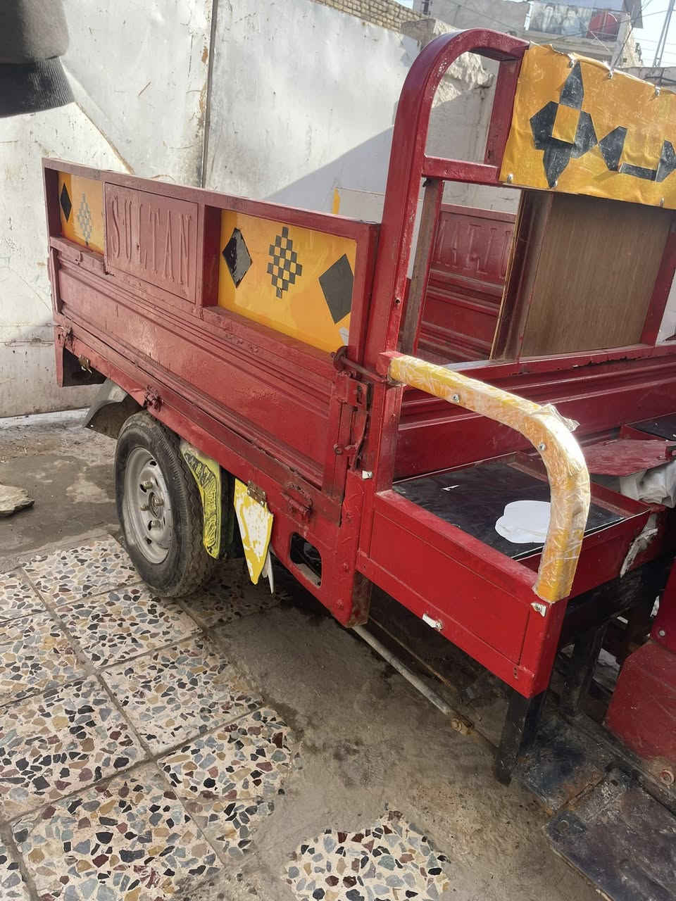 للبيع بدون أوراق موديل ١٨شراي يتصل ***********
