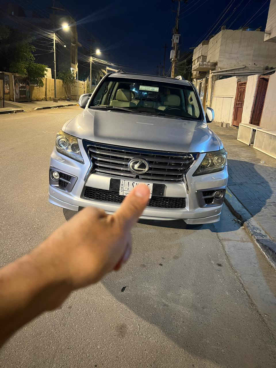 لكزز موديل 2009 رقم كروك  عليه كمرك بيه صبغ جاملغ امامي والباقي كفاله بيه او مرواس سعره 260 رقم عنوان بصره ***********
