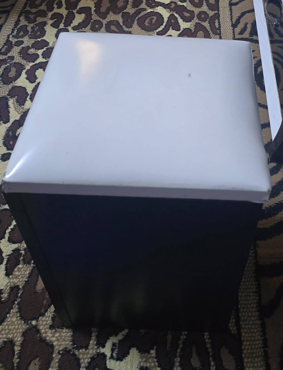 السلام عليكم غرفه نوم تركيه نضيفه بدون ضرر عنوان بغداد الصليخ سعر 250//***********
