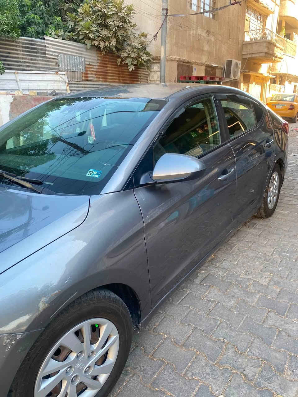 السلام عليكم للبيع النترا موديل 2020 بيها باب مبدل وجاملغ معدل نفسه وارد امريكي سعرها١١٥ وبيها مجال ***********
